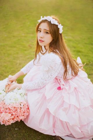 白洁赵敏被5人玩一夜